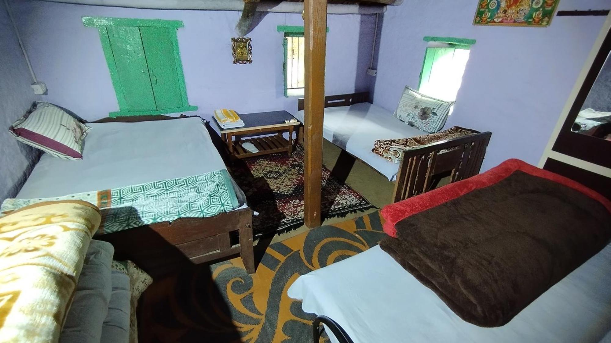 Village Farmstay- Babaji's Cave * Dwarahat