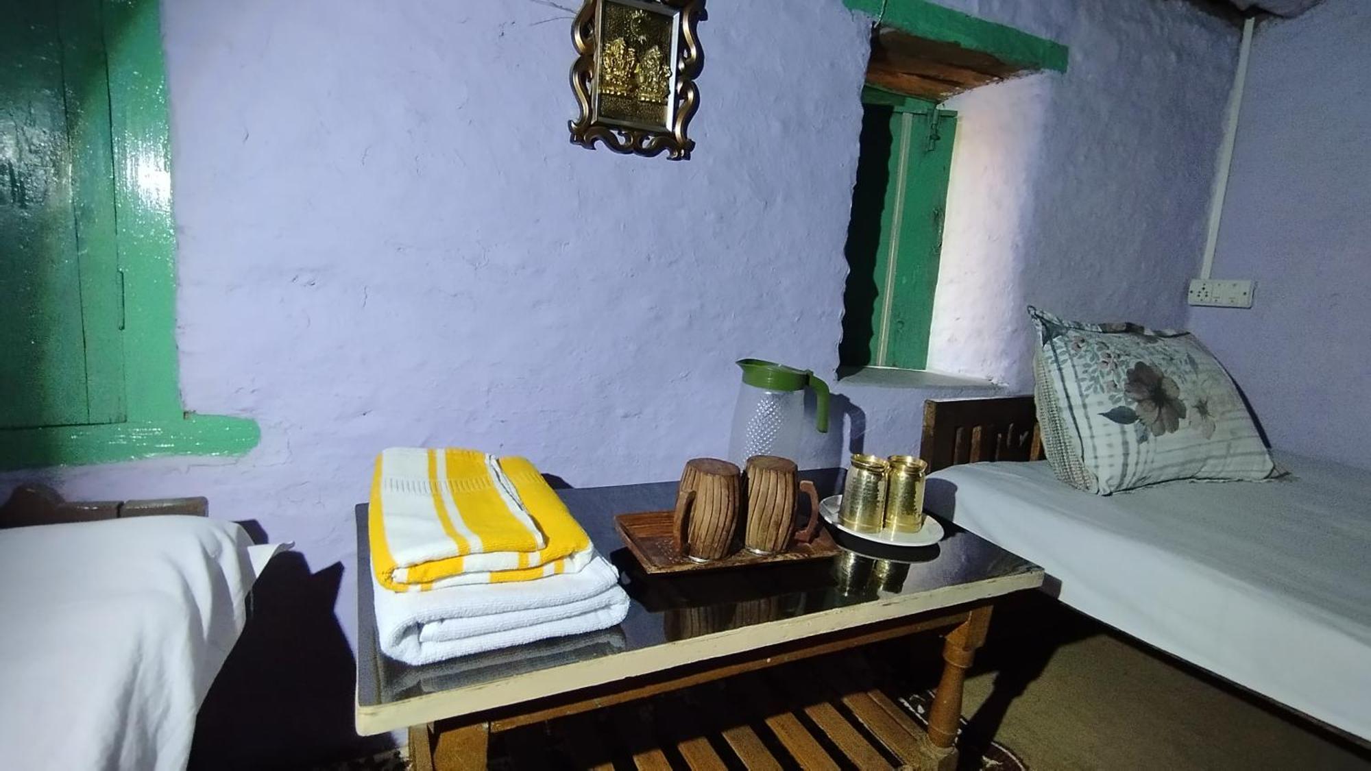Homestay Village Farmstay- Babaji's Cave Dwarahat
