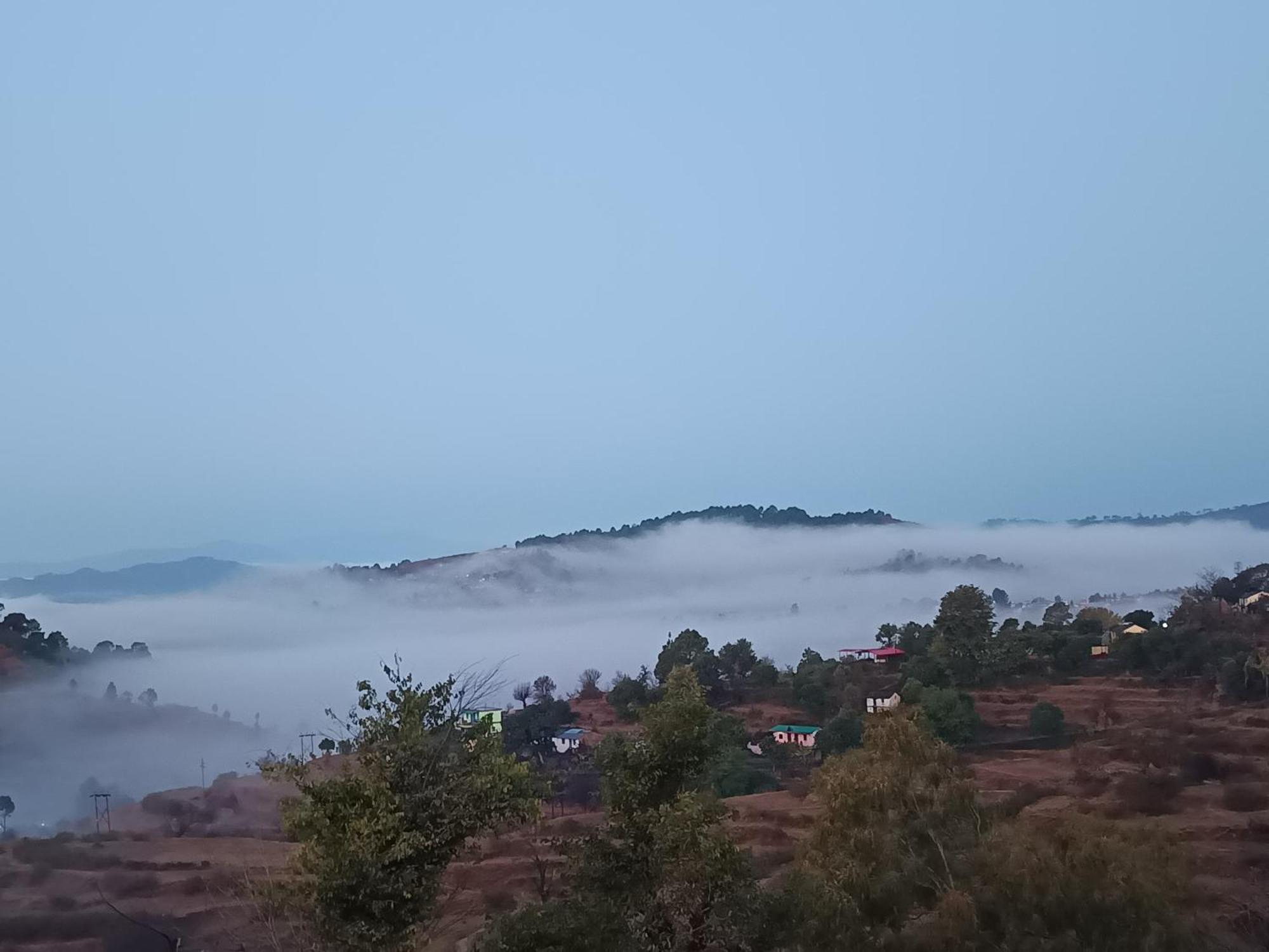 Homestay Village Farmstay- Babaji's Cave Dwarahat