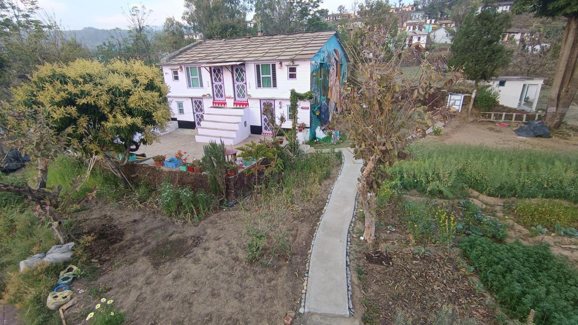 Homestay Village Farmstay- Babaji's Cave Dwarahat